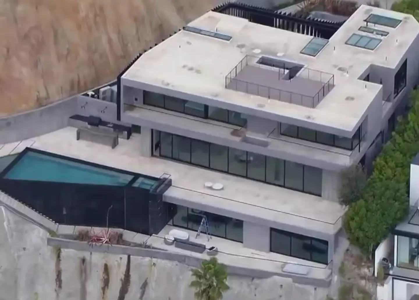 Life would be so much better with an infinity pool.