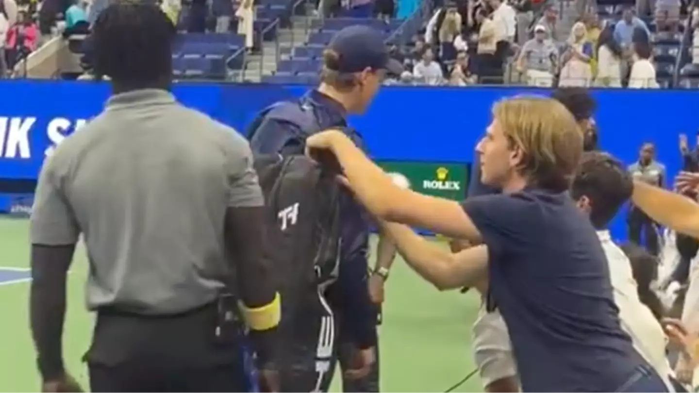 Fan at US Open caught on camera trying to steal from player's bag in shocking footage