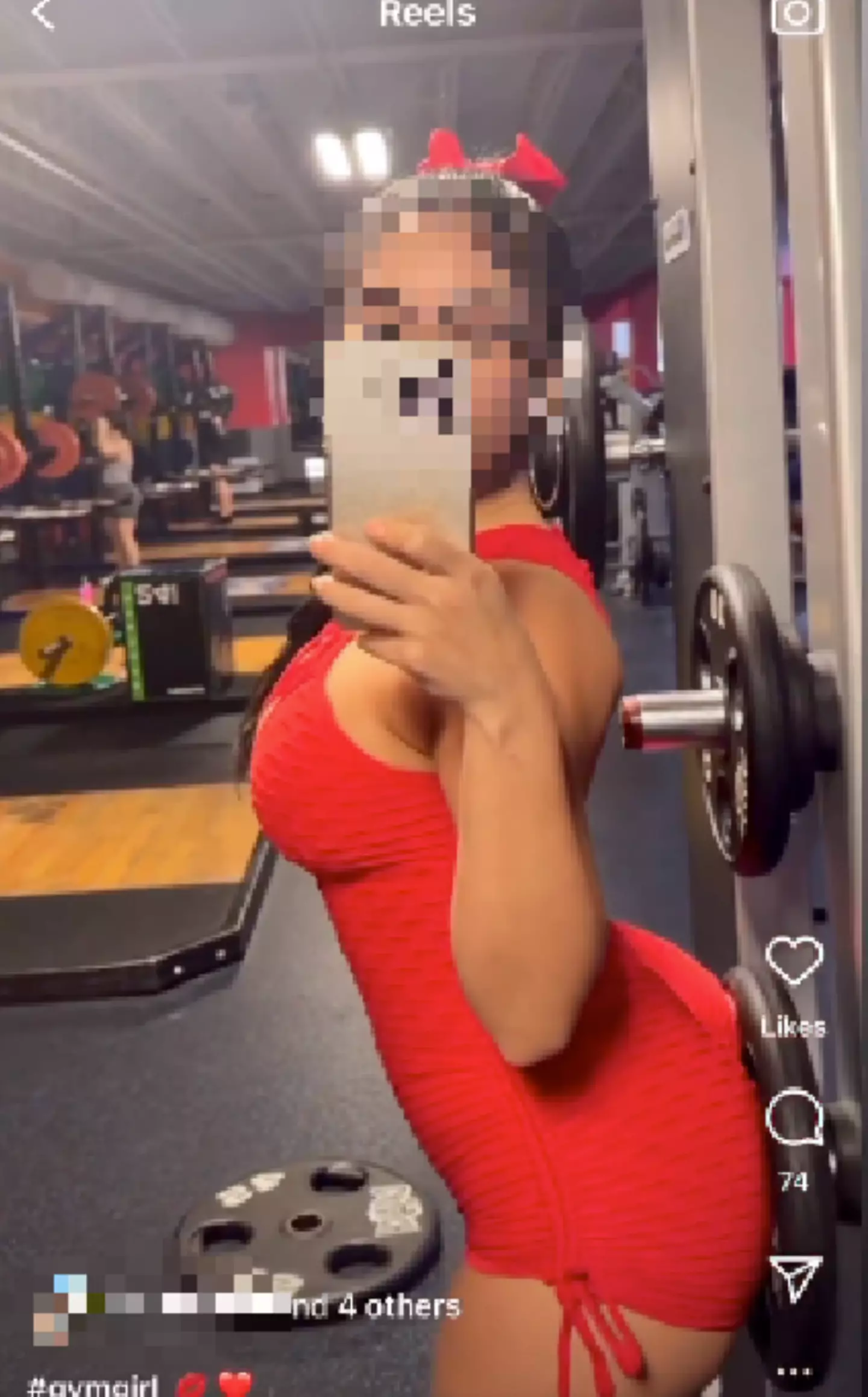 Maybe don't do this at the gym (Twitter/@TheJoeySwoll))
