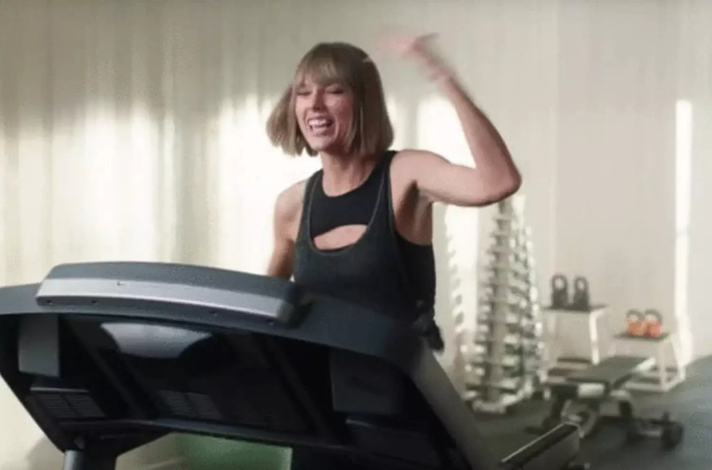 The singer has revealed she'd sing her entire set list whilst running on a treadmill to prepare for the tour.