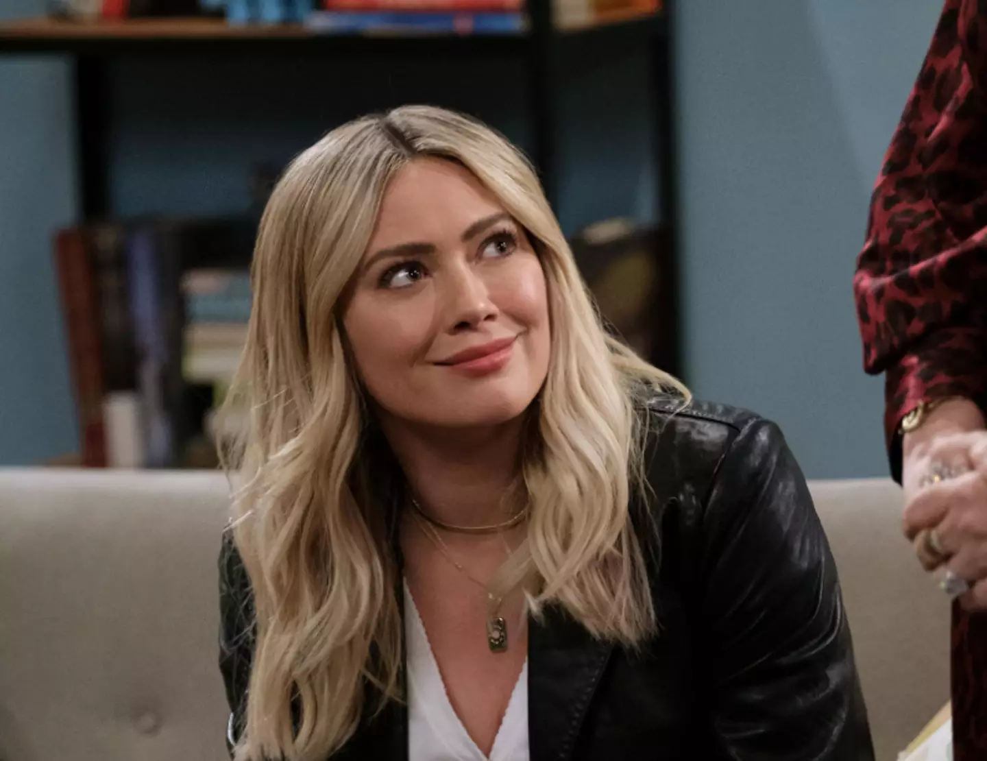 Hilary Duff plays hopeless romantic Sophie in 'How I Met Your Father'.