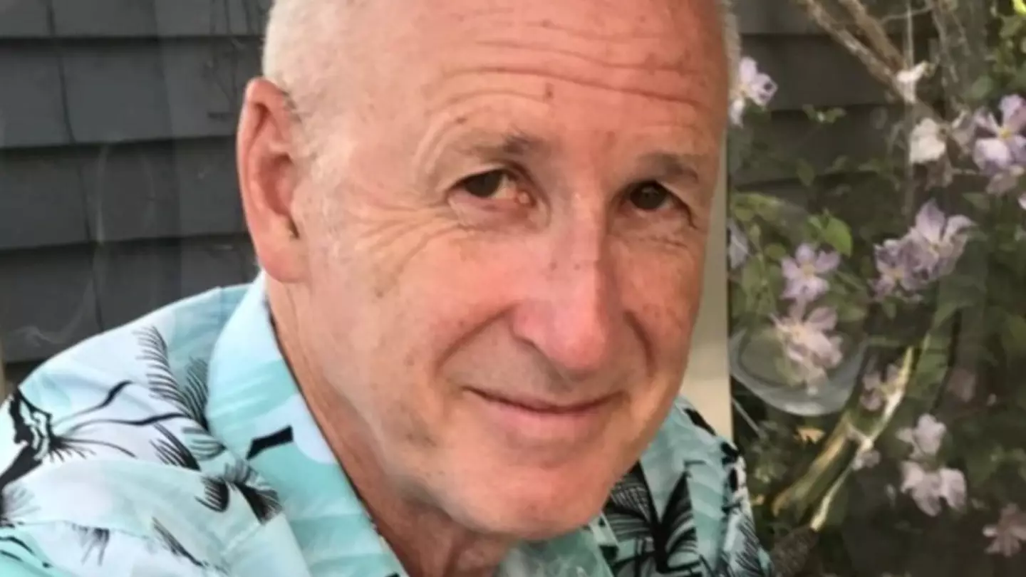 'Fit and healthy' dad dies two weeks on from cancer diagnosis after doctors dismissed symptoms as 'constipation'