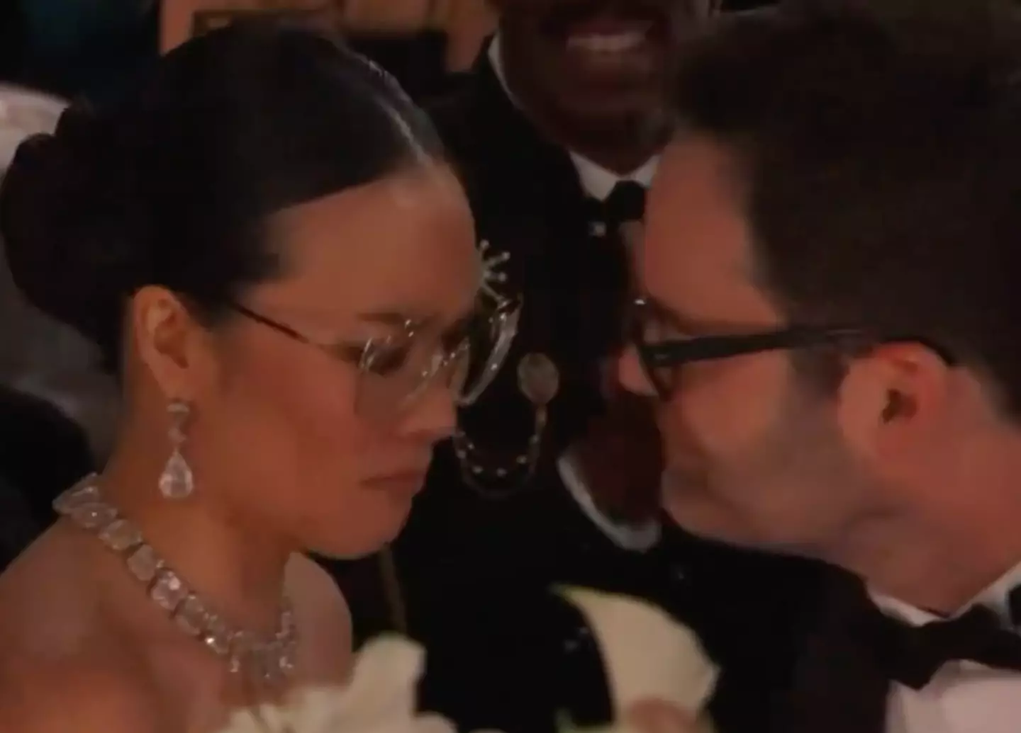 Ali Wong and Bill Hader shared a table at the Golden Globes.
