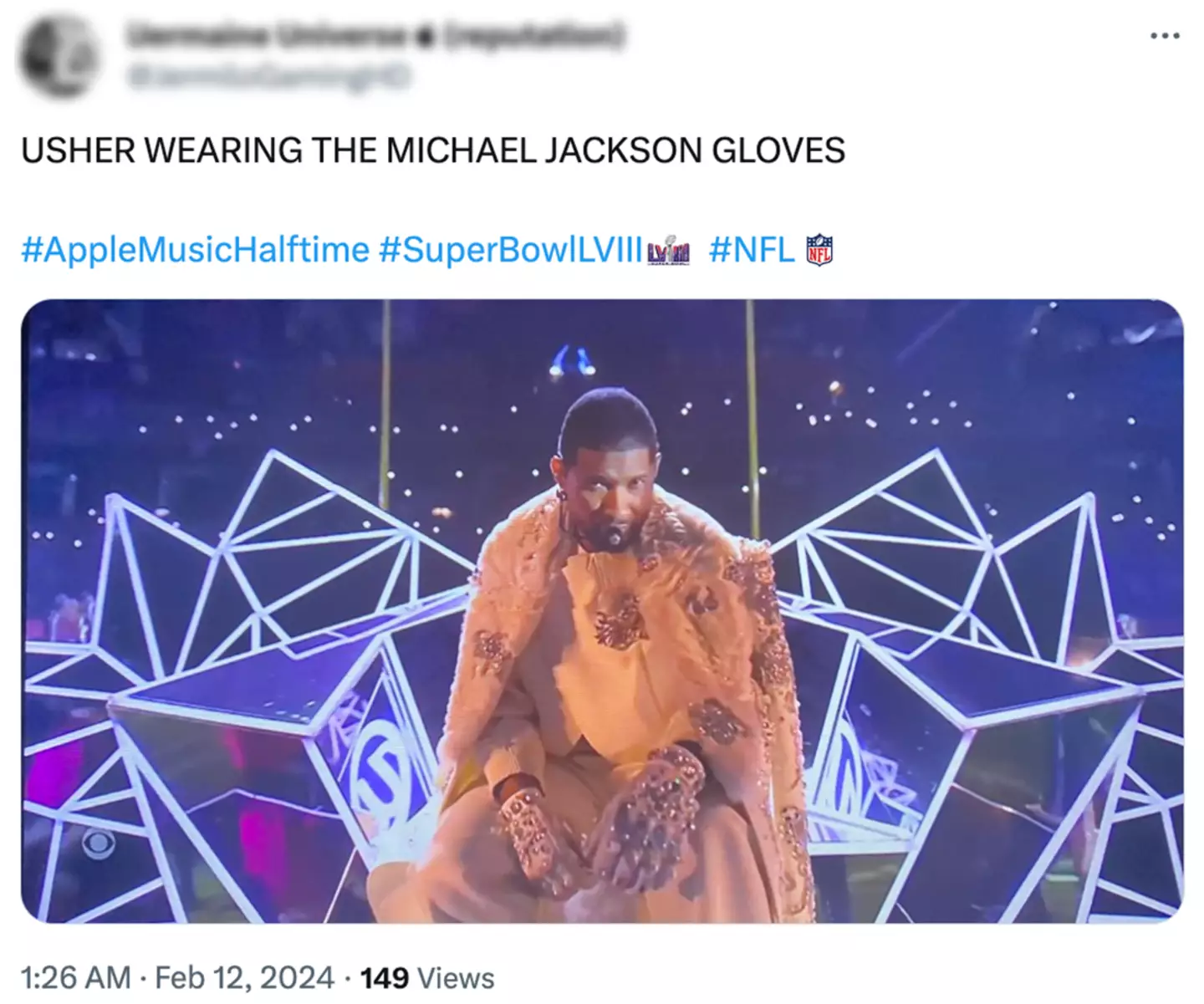 Many fans think Usher was paying tribute to Michael Jackson.