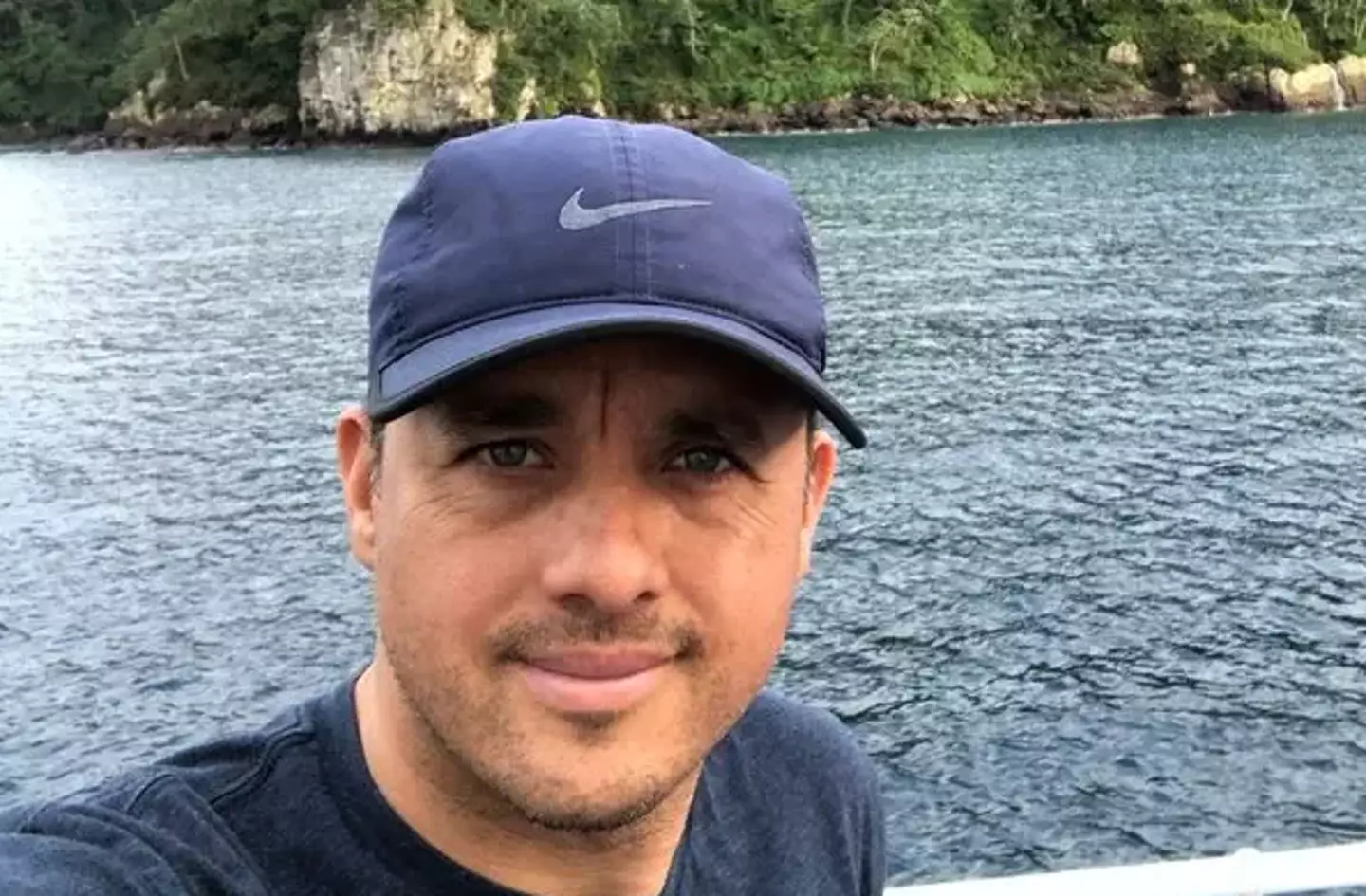 The marine biologist was lucky to get away from the encounter with his life (Mauricio Hoyos)