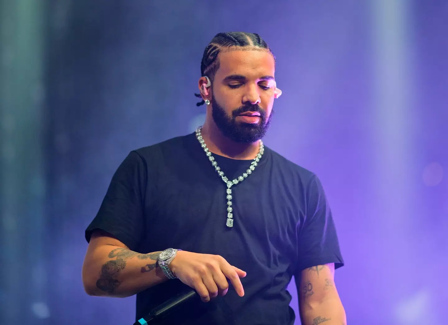 Drake released the song 'Red Button' and quickly got fans talking.