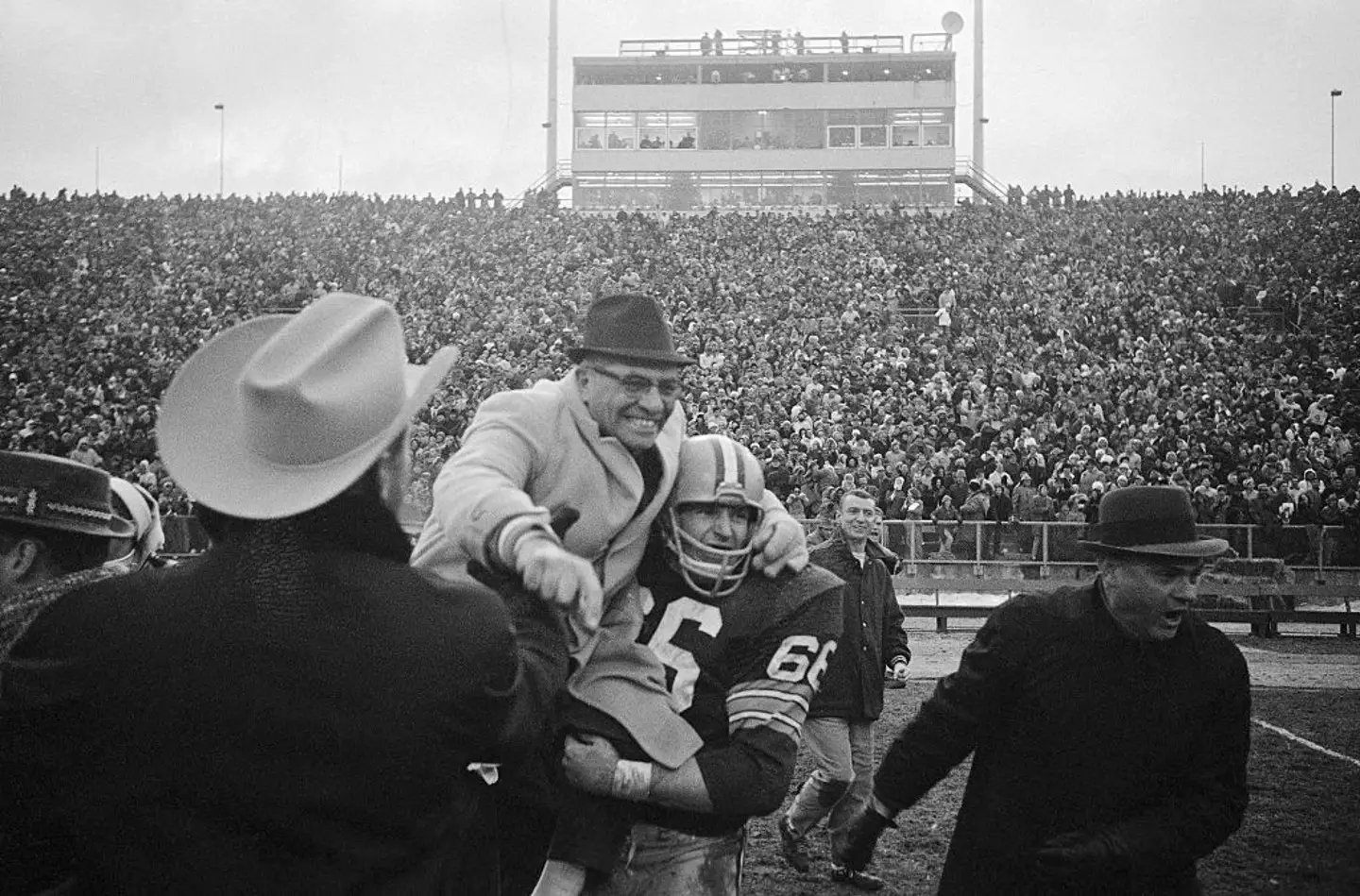 Nitschke was coached by Vince Lombardi, pictured (Bettmann/Getty Images)