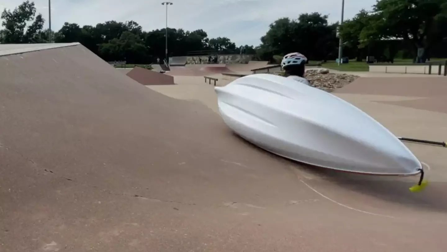 The Twitch streamer slide down the slope before the kayak capsized on her.