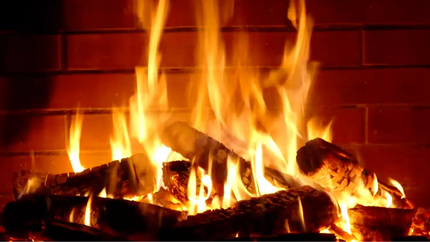 YouTube/Fireplace10hours