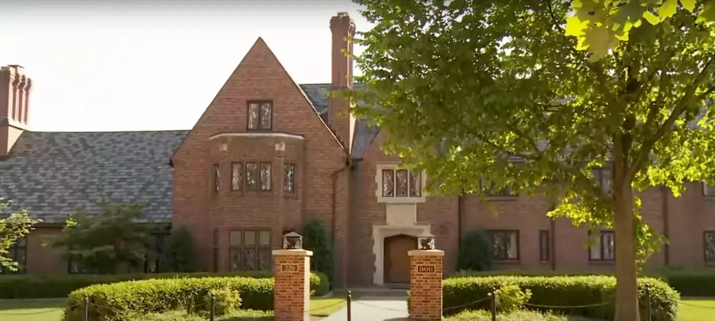 Beta Thea Pi frat house, where Timothy fell down the stairs while intoxicated (CBS Mornings)