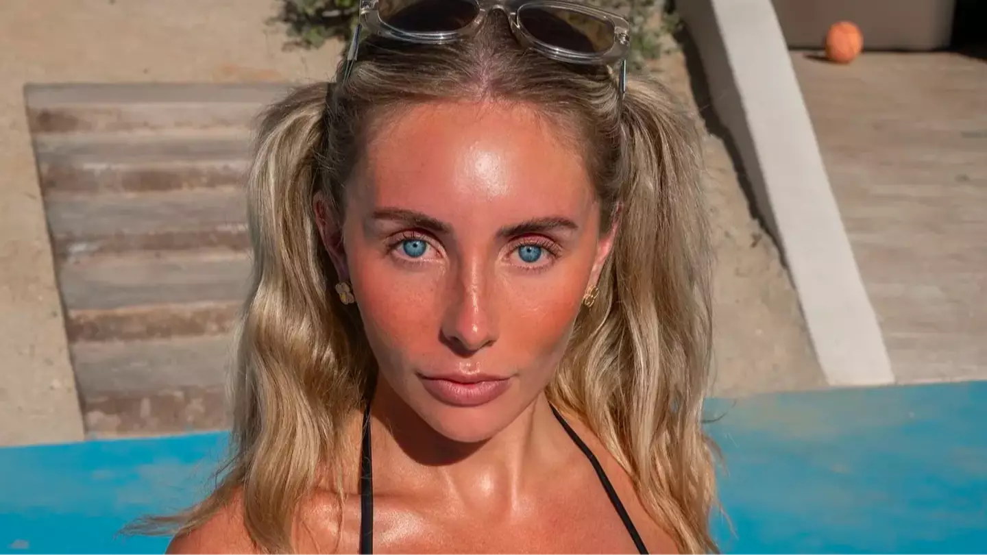 Instagram/@bonnieblue