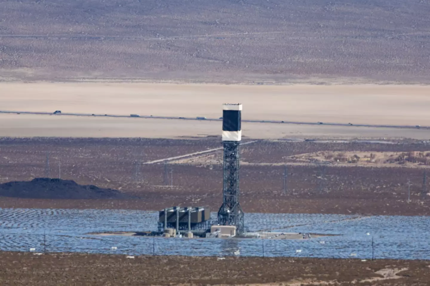 Ivanpah Solar Power Facility will cease all operations next year (Myung J. Chun / Los Angeles Times via Getty Images)