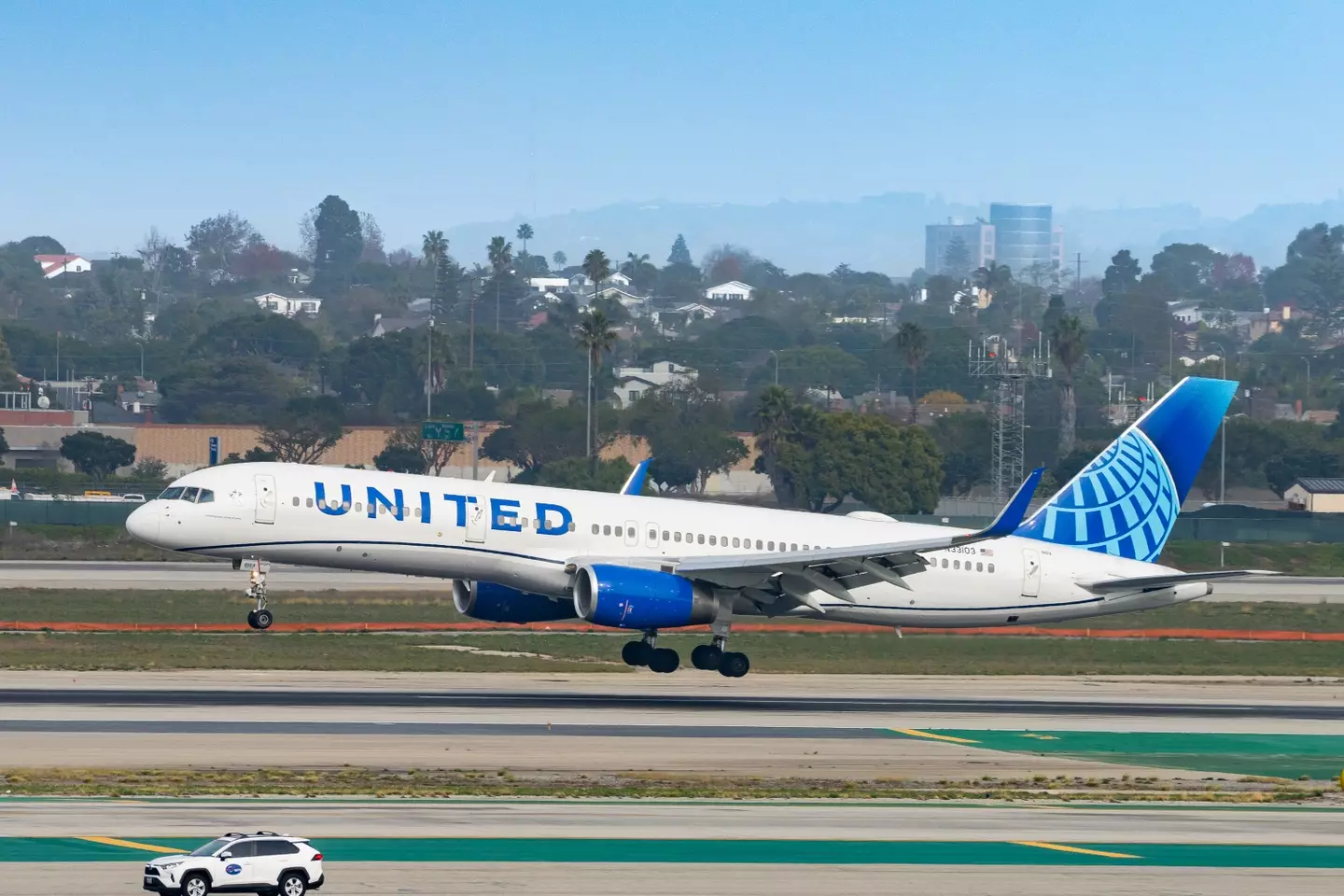 The plane was United Airlines (AaronP/Bauer-Griffin/GC Images)