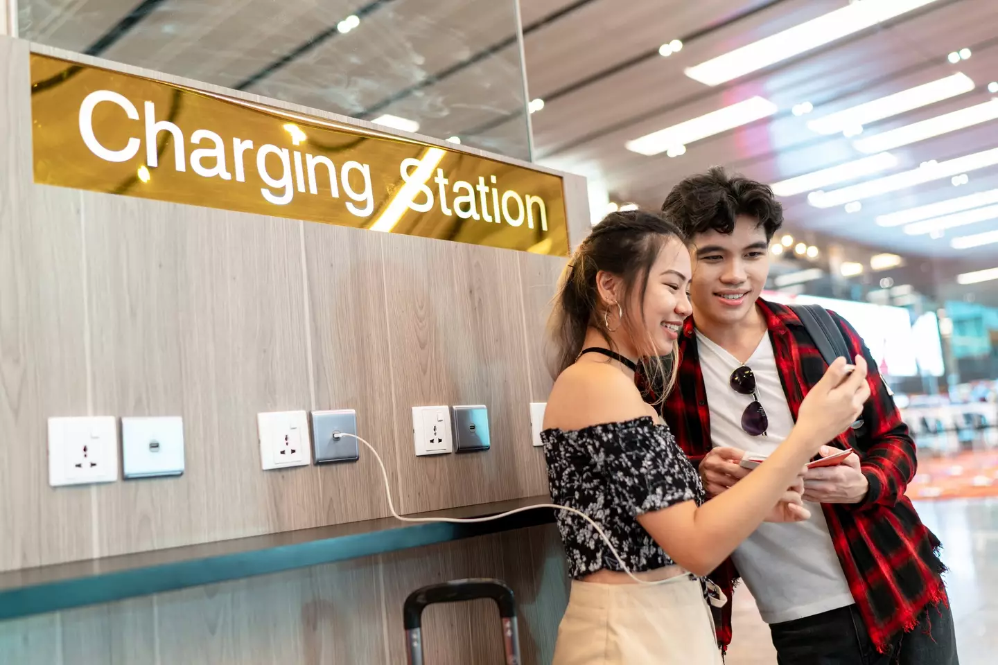 Charging stations are pretty common in airports nowadays. (Getty Stock Photo)