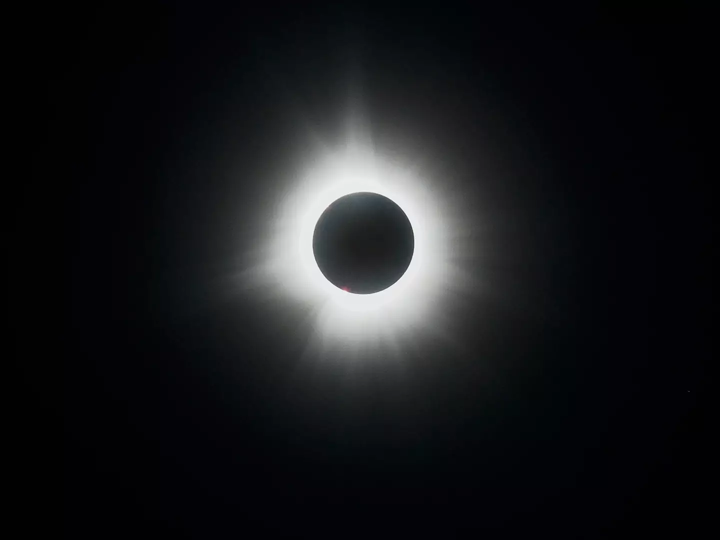 The total solar eclipse. (Erin Clark/The Boston Globe via Getty Images)