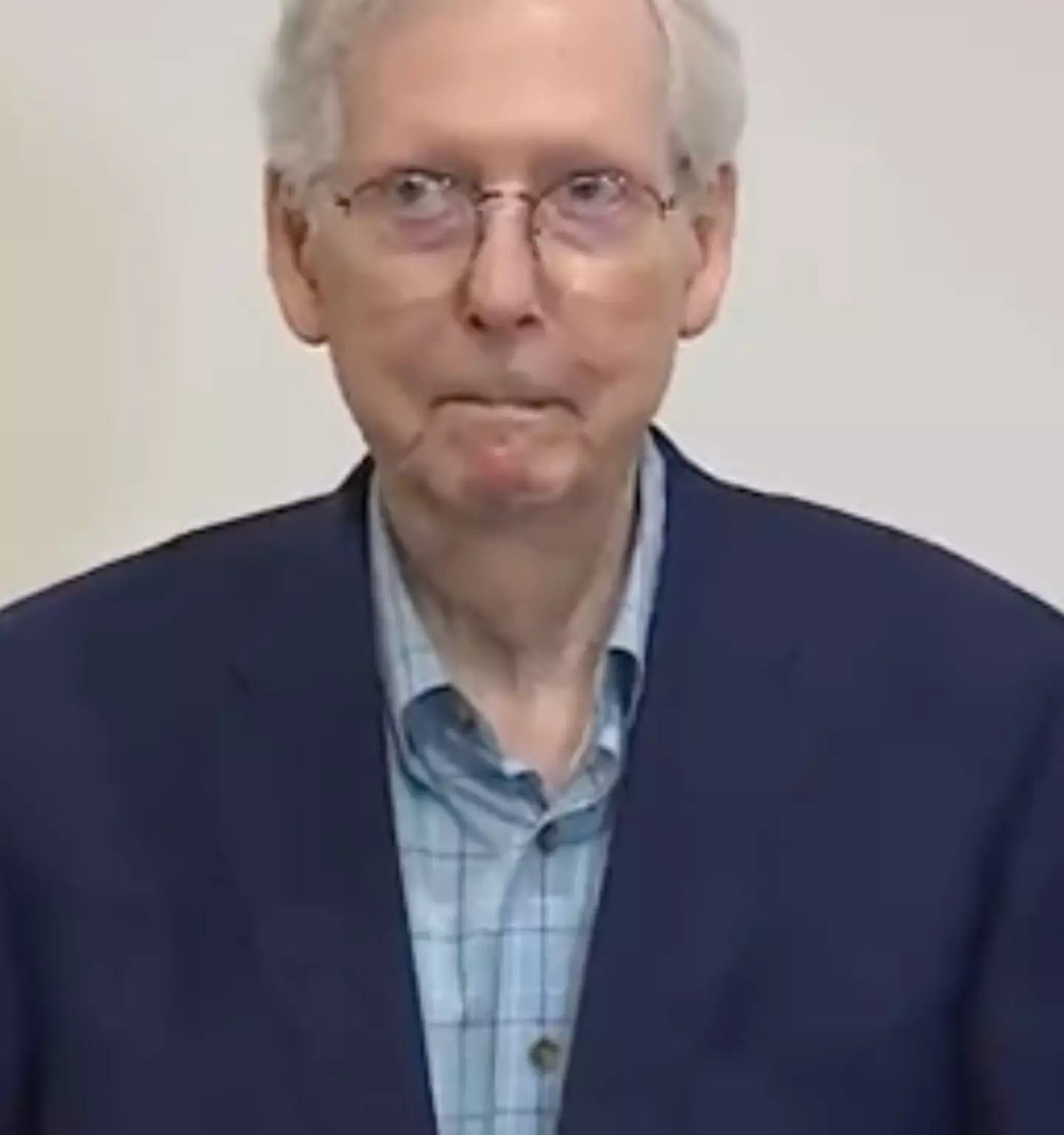 Mitch McConnell froze during another press conference.