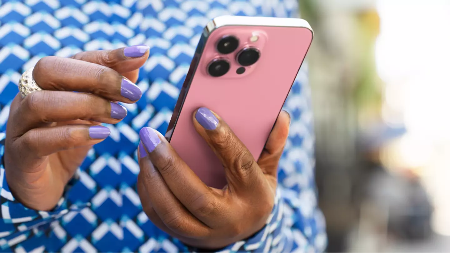 Discovery of bizarre iPhone quirk leaves users completely ‘mind-blown’ as they all rush to try it for themselves