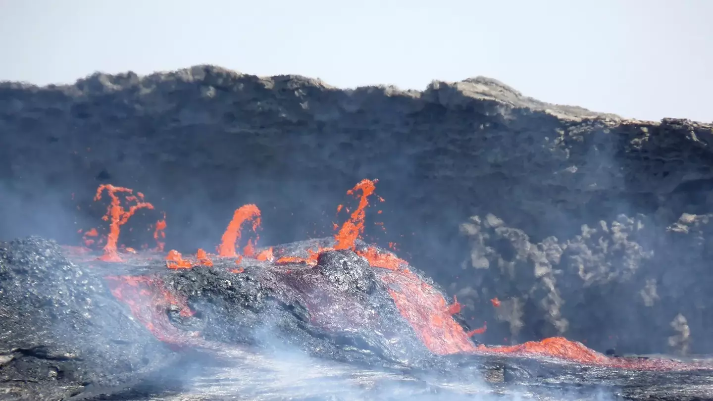 Molten mantle rock could be the reason Africa is splitting into two (Dr Derek Keir, University of Southampton/University of Florence)