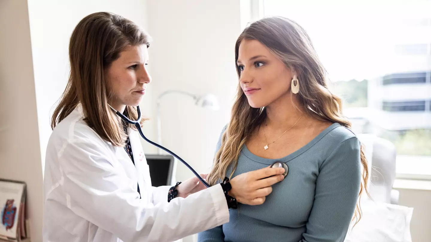 Doctor urges people to do simple check after one sign led to cancer diagnosis