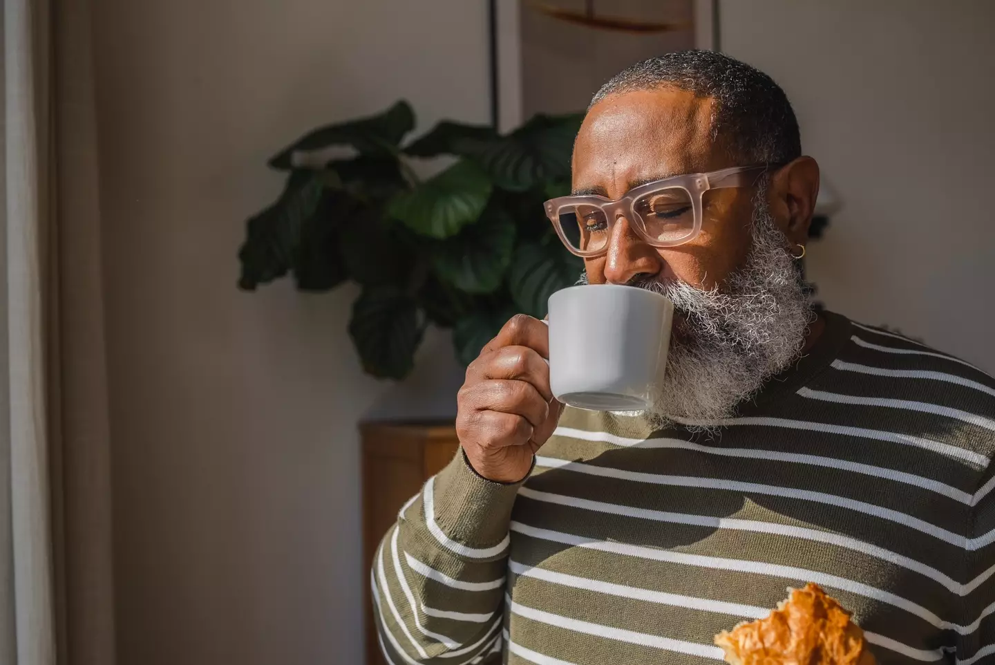 You should only really be consuming coffee between 9am-2pm.