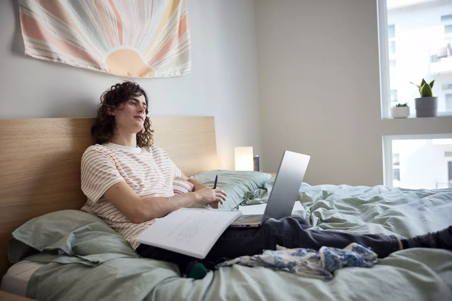 Procrastinating behaviour can be a sign of low self-esteem (Getty Stock Photo)