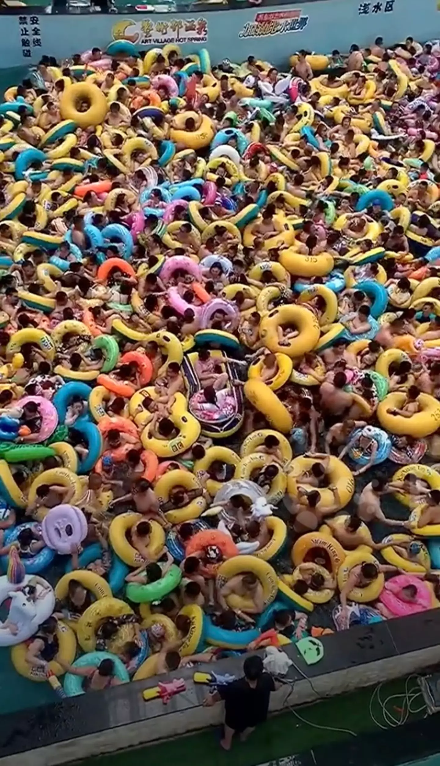 People are horrified at how crammed a waterpark in China was this weekend.