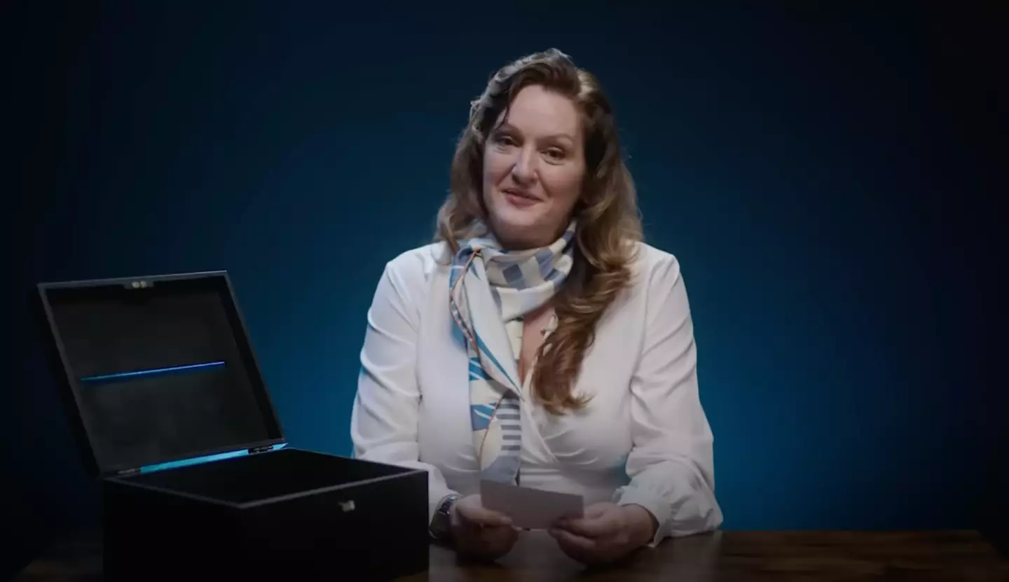 Mandy Smith explained what happens if someone dies on a flight. (LADbible TV)