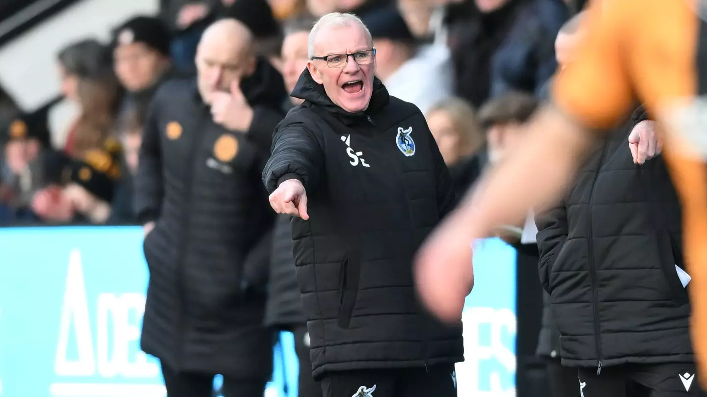 EFL Boss Tears Into His Own Player And Says He Deserves Ban