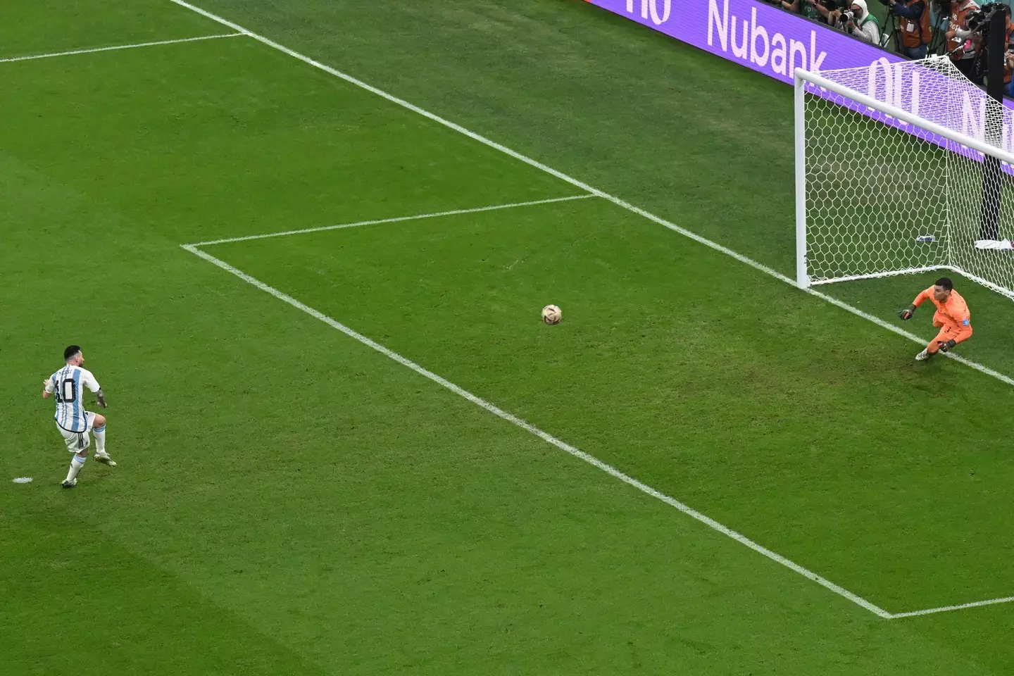 Messi was calm and collected from the spot against a tough opponent. (Image