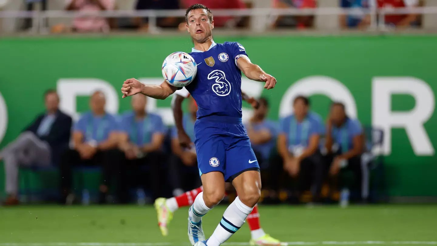 Chelsea defender Cesar Azpilicueta (28) during the game between Chelsea and Arsenal. (Alamy)