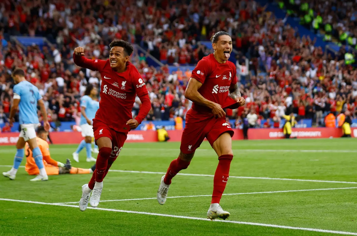 Carvalho celebrates with Darwin Nunez during the Community Shield. Image: Alamy