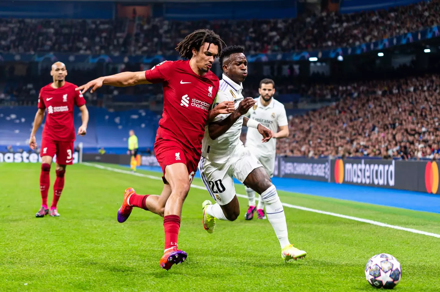Trent Alexander-Arnold up against his new teammate Vinicius Jr.
