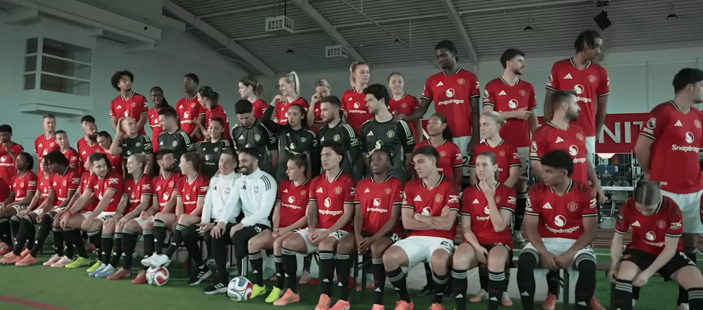 Benjamin Sesko was not included in the behind-the-scenes footage of the shoot (Credit:ManUtd/YouTube)