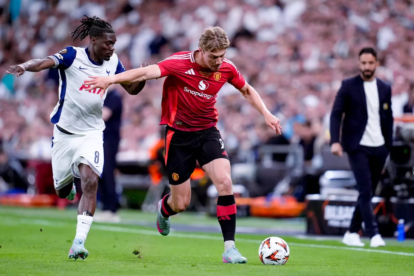 Rasmus Hojlund in action for Manchester United in the Europa League final. Image: Getty
