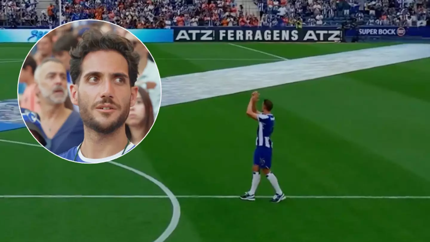 Fans in shock as former Premier League striker unveiled in surprise stadium transfer announcement that no journalist or outlet knew about