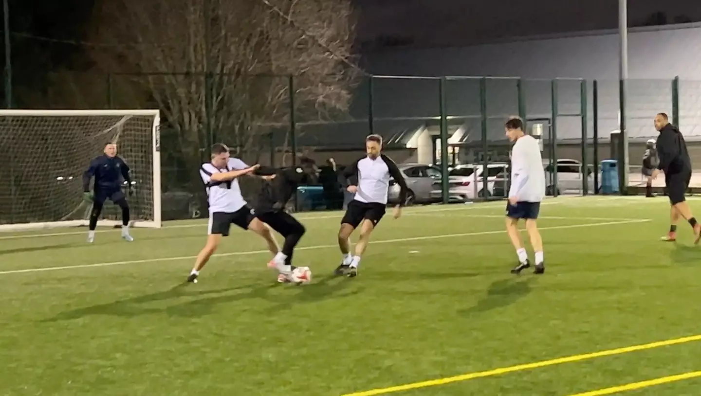 Getting tight with Oumar Niasse. Image: SPORTbible