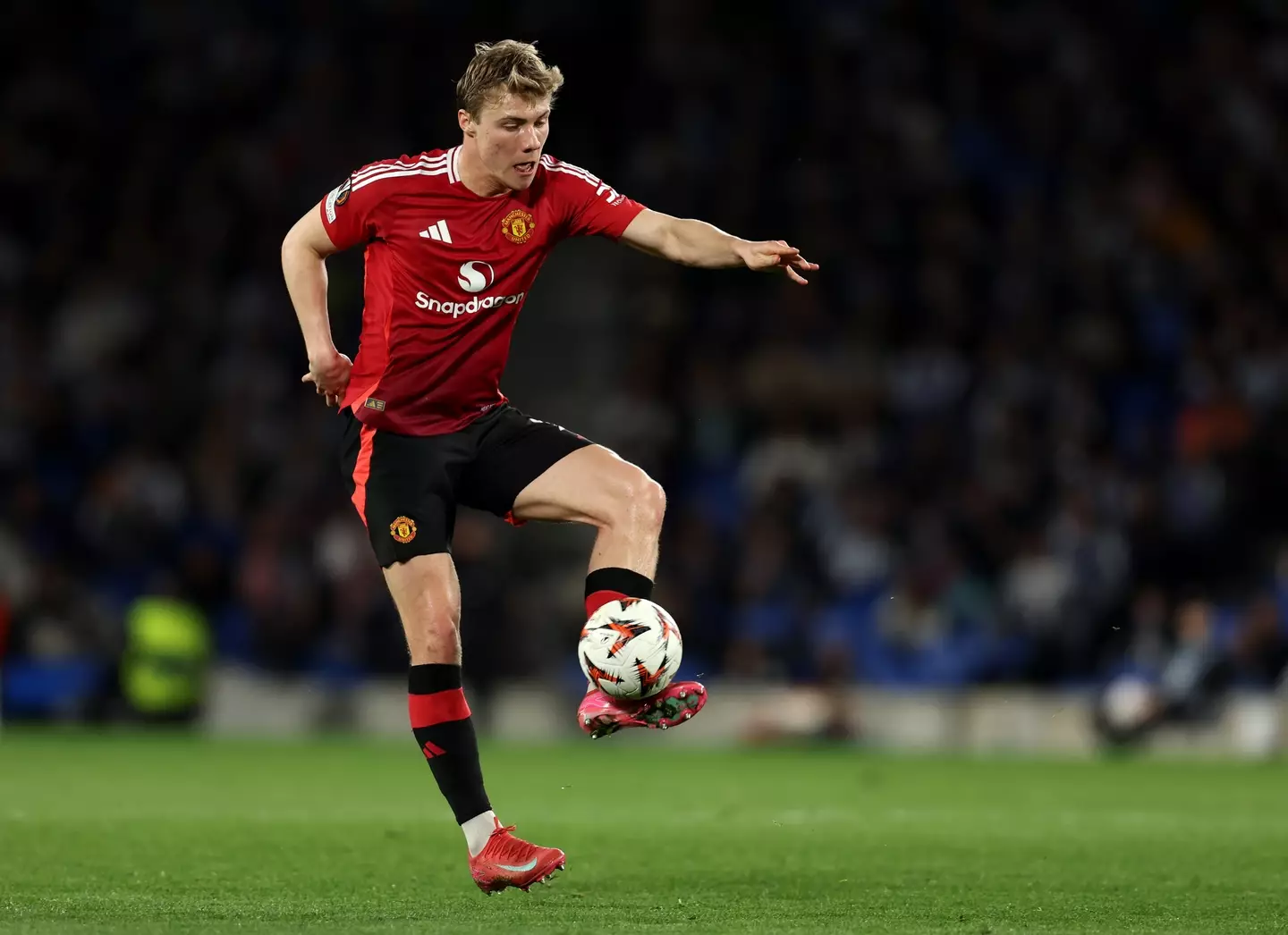 Rasmus Hojlund endured another tough night in front of goal against Real Sociedad. Image: Getty