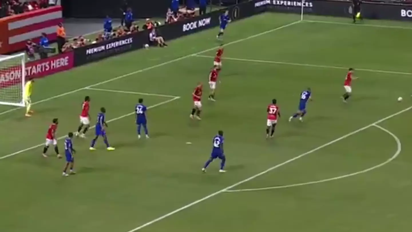 Man Utd fans have fully lost it with one player and want him replaced immediately after Everton draw