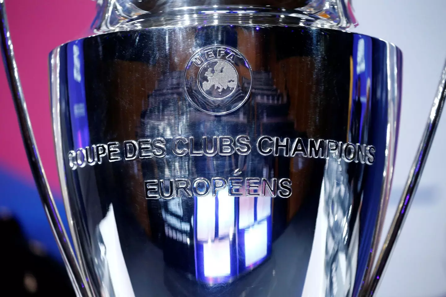 General view of the Champions League trophy before the draw. (Alamy)