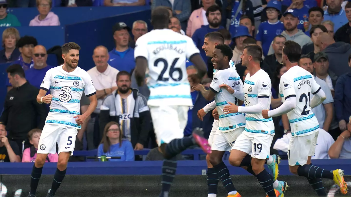 Chelsea celebrating Jorginho's winner against Everton. (Alamy)