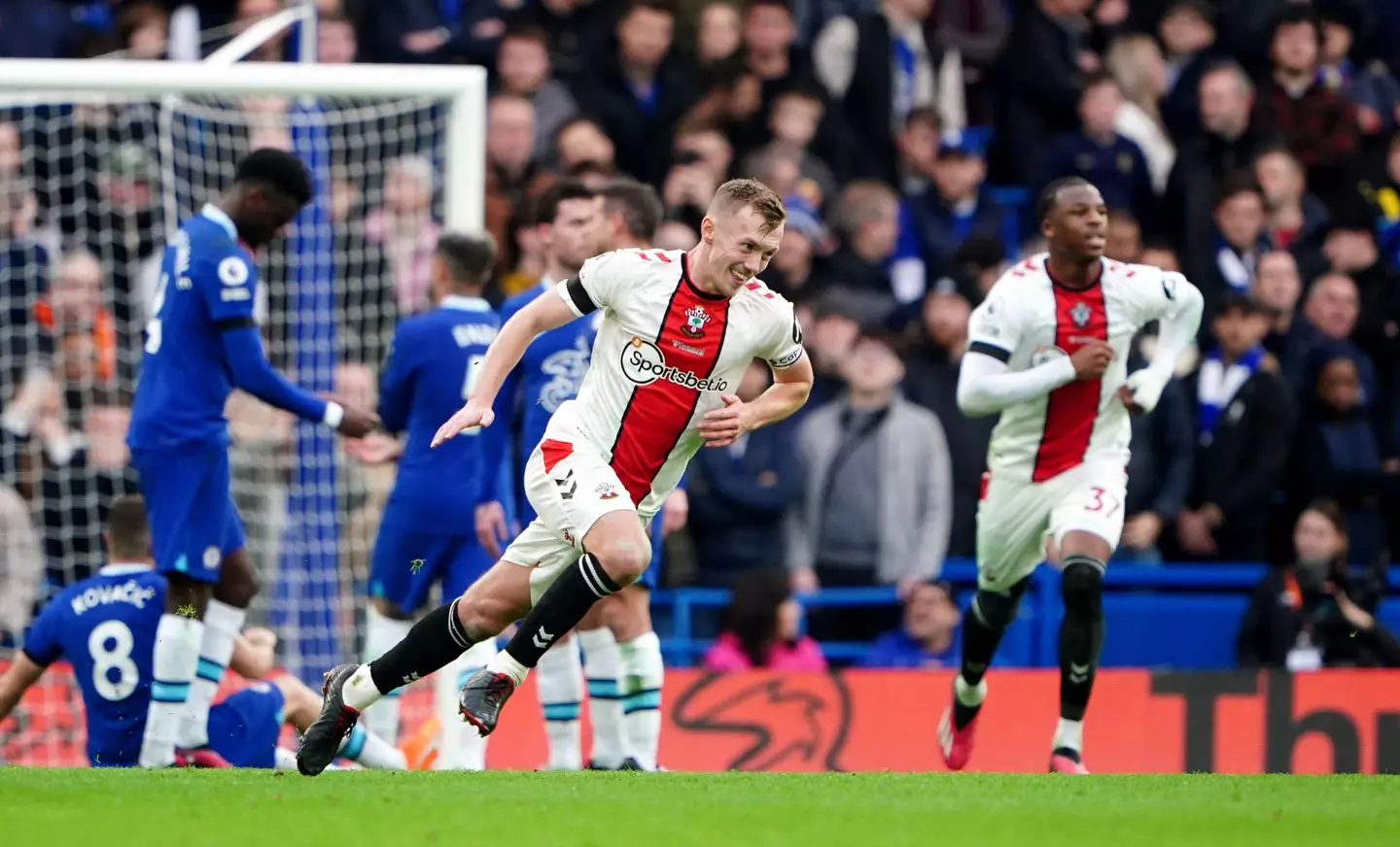 Ward-Prowse wheels away in celebration after scoring his 17th free-kick in the Premier League. (Image
