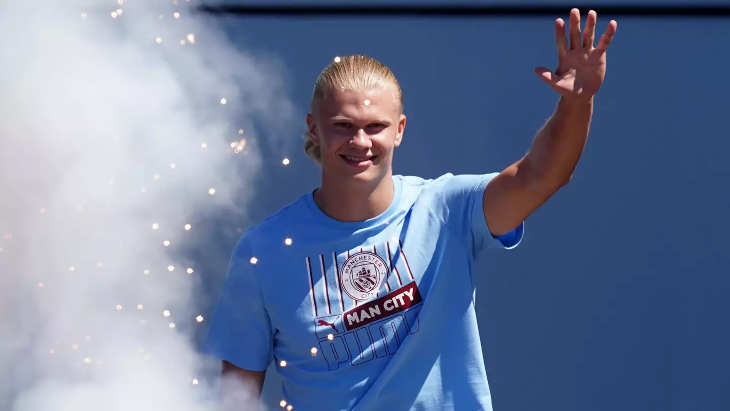 Erling Haaland waves to Manchester City supporters (Manchester City / ManCity.com)