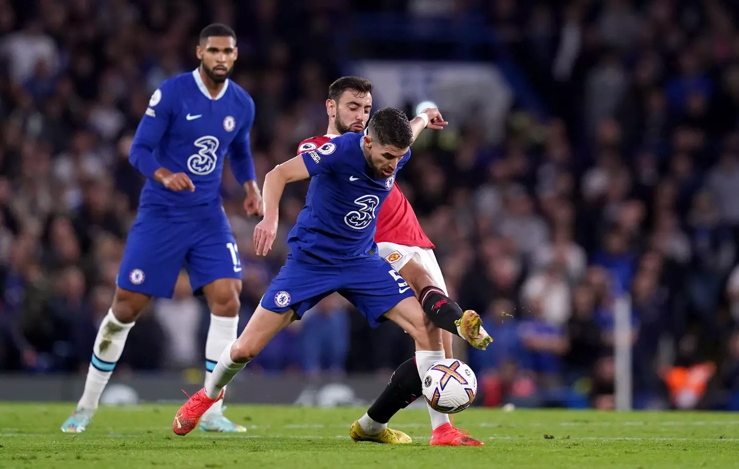 Chelsea's Jorginho (front) and Manchester United's Bruno Fernandes battle for the ball during the Premier League match at Stamford Bridge. (Alamy)