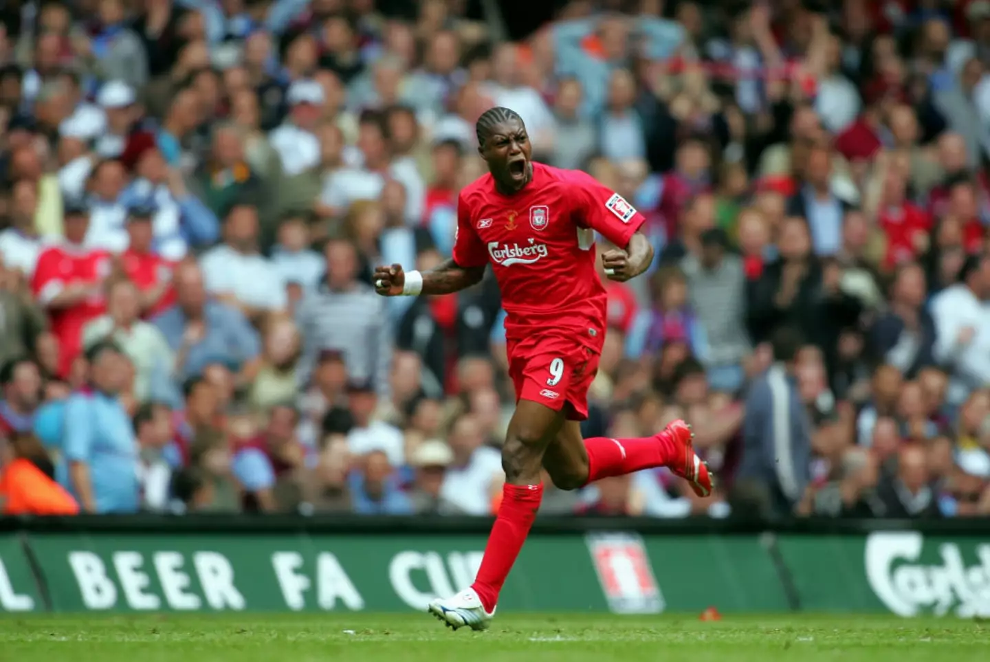 Djibril Cisse is remembered as a hero at both Liverpool and Sunderland. (Image: Paul Mcfegan/Sportsphoto/Allstar via Getty Images)