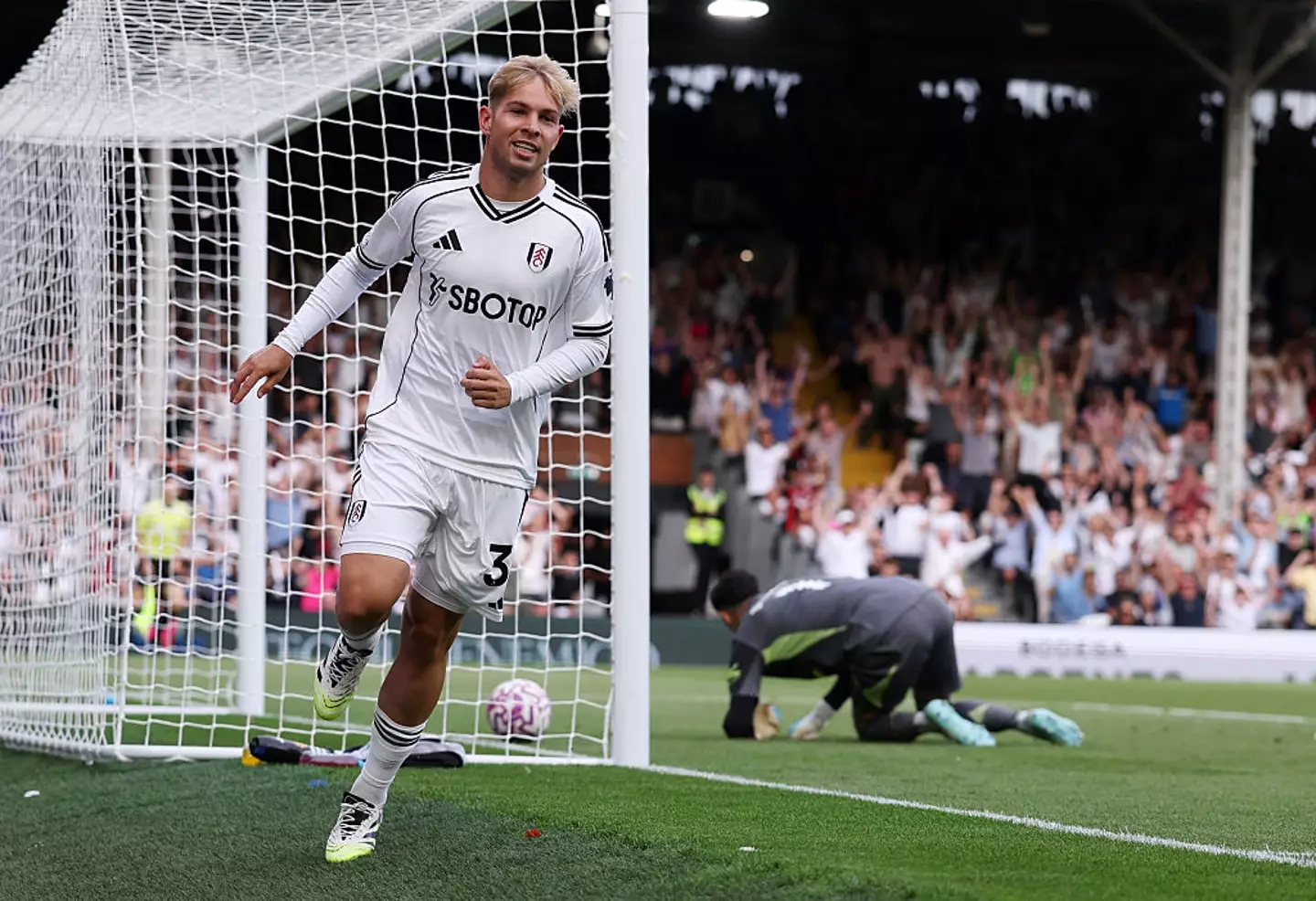 Emile Smith-Rowe's goal for Fulham secured a 1-1 draw with Manchester United. (Image: Catherine Ivill - AMA/Getty Images)