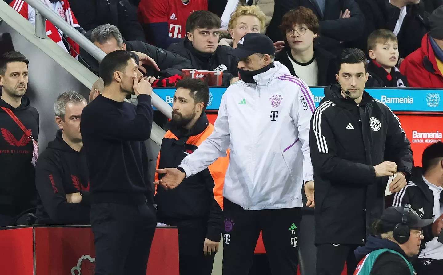 Xabi Alonso and Thomas Tuchel speak before Bayer Leverkusen vs. Bayern Munich. Image: Getty
