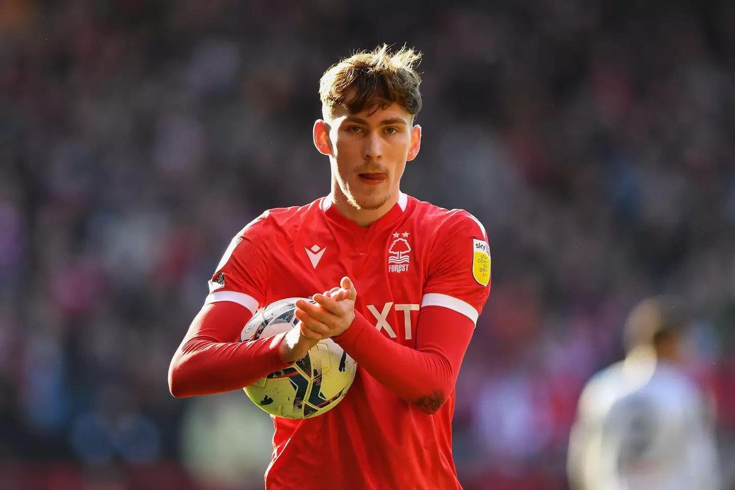 James Garner applauds Nottingham Forest fans against Derby County. (Alamy)