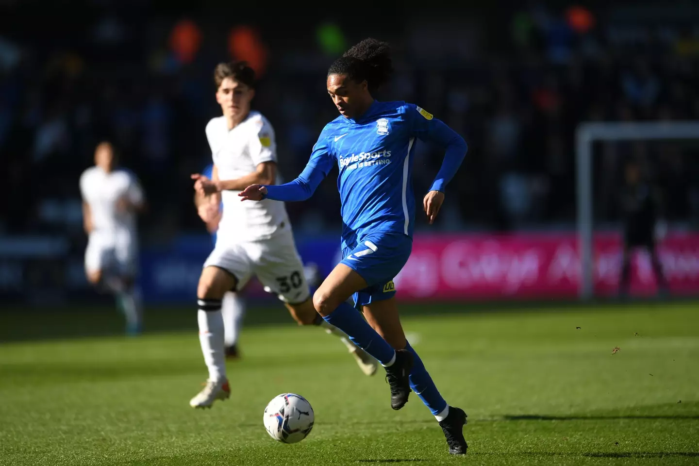Tahith Chong in action for Birmingham City whilst on loan last season (Alamy)