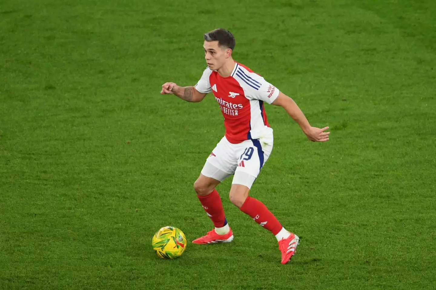 Arsenal's Leandro Trossard in possession of the Puma-made Carabao Cup ball (Credit:Getty)