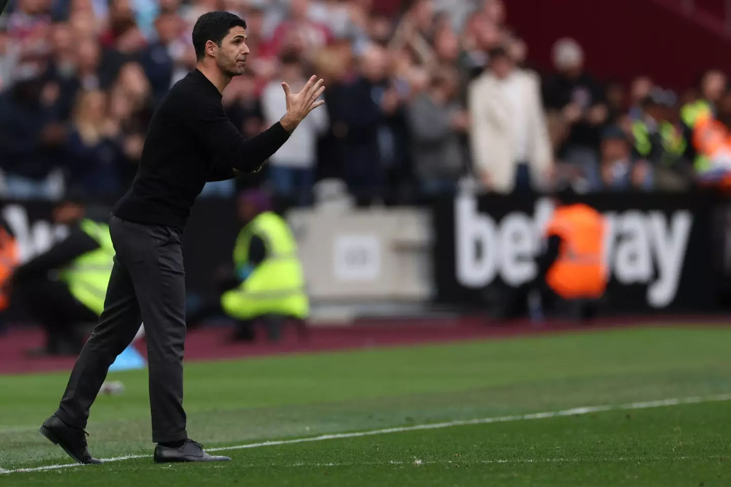 Mikel Arteta on the touchline during West Ham United vs. Arsenal. Image: Alamy 